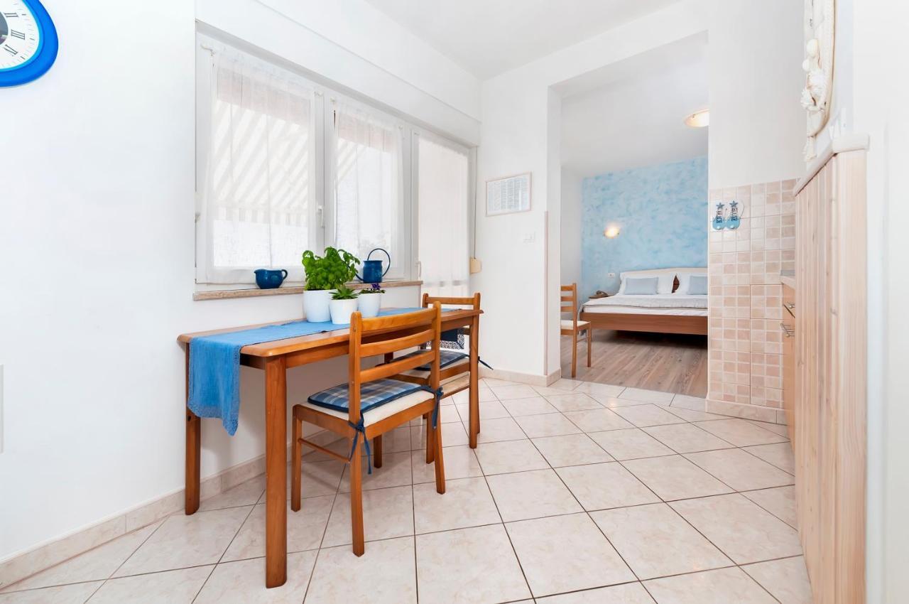 Banko Apartments Ровин Екстериор снимка