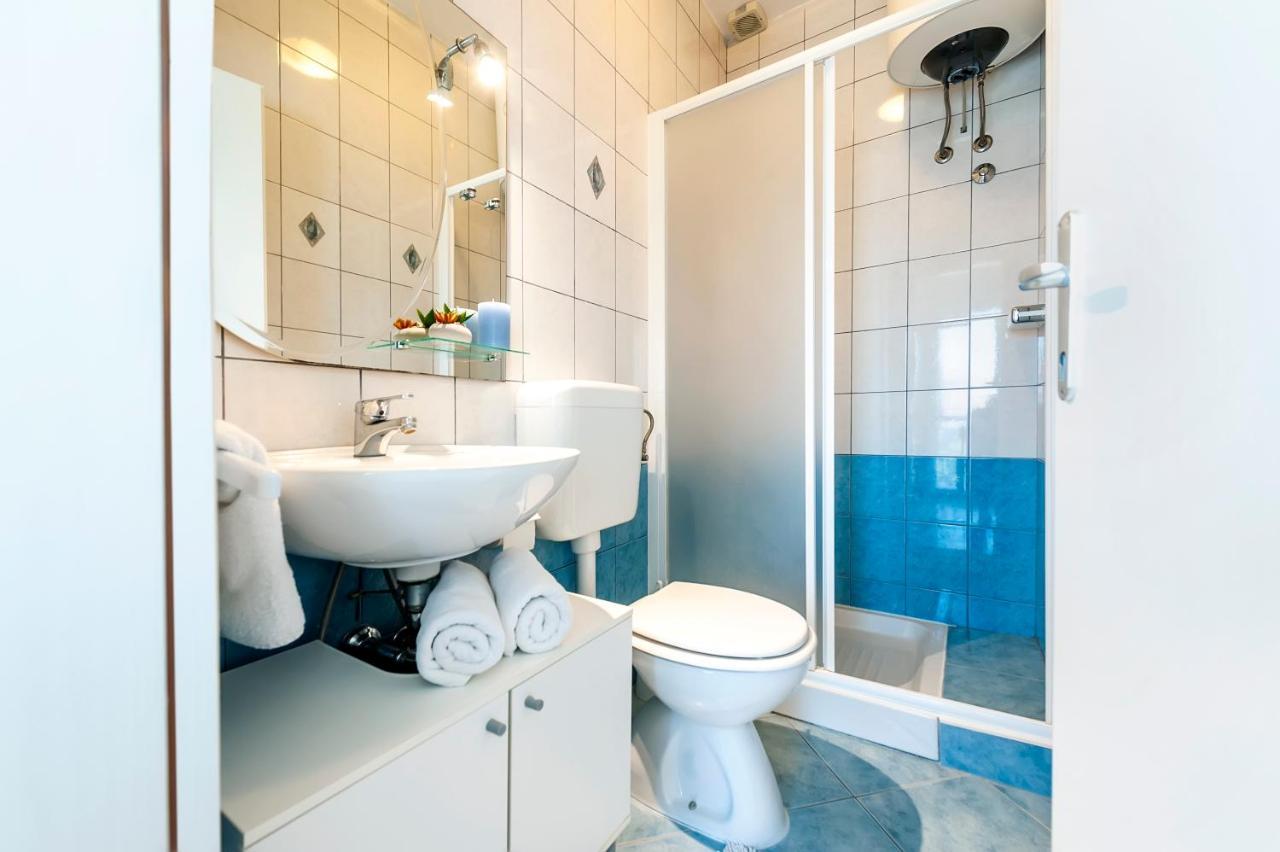 Banko Apartments Ровин Екстериор снимка
