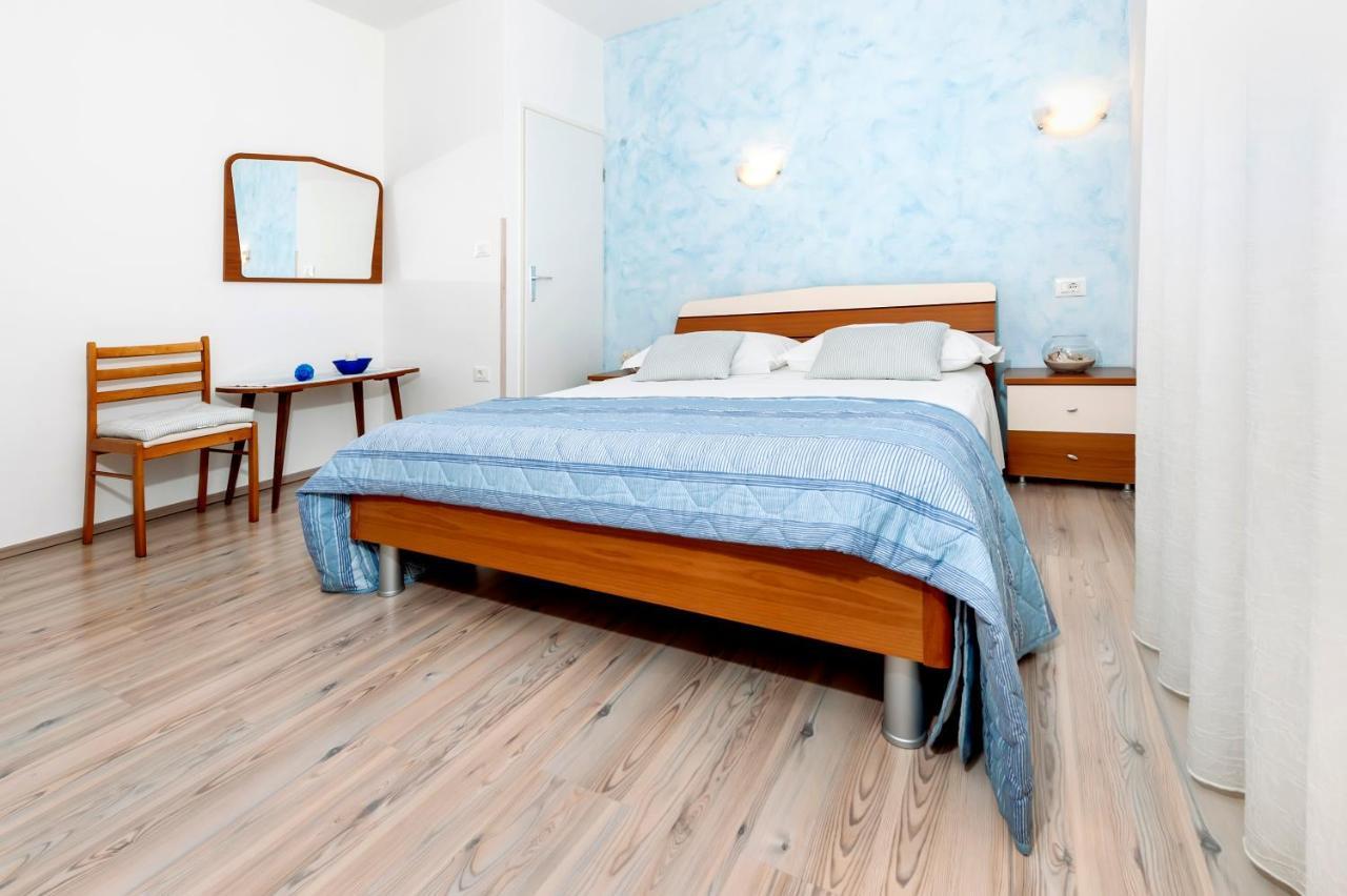 Banko Apartments Ровин Екстериор снимка