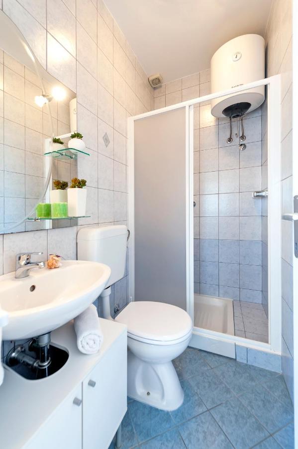 Banko Apartments Ровин Екстериор снимка