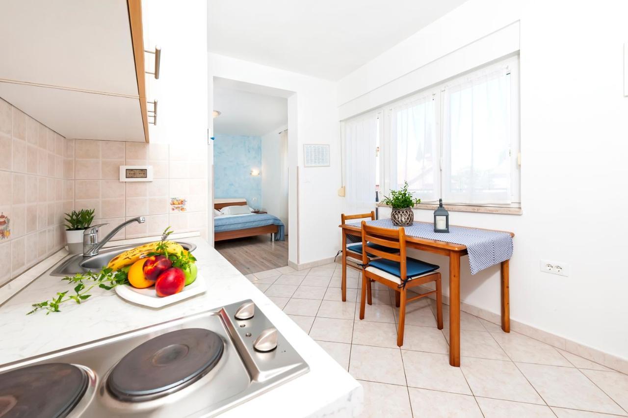 Banko Apartments Ровин Екстериор снимка