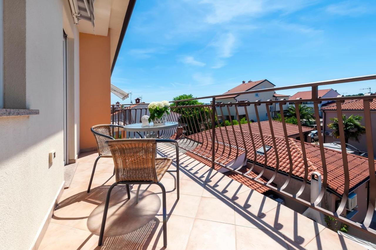 Banko Apartments Ровин Екстериор снимка