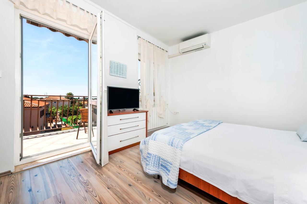 Banko Apartments Ровин Екстериор снимка